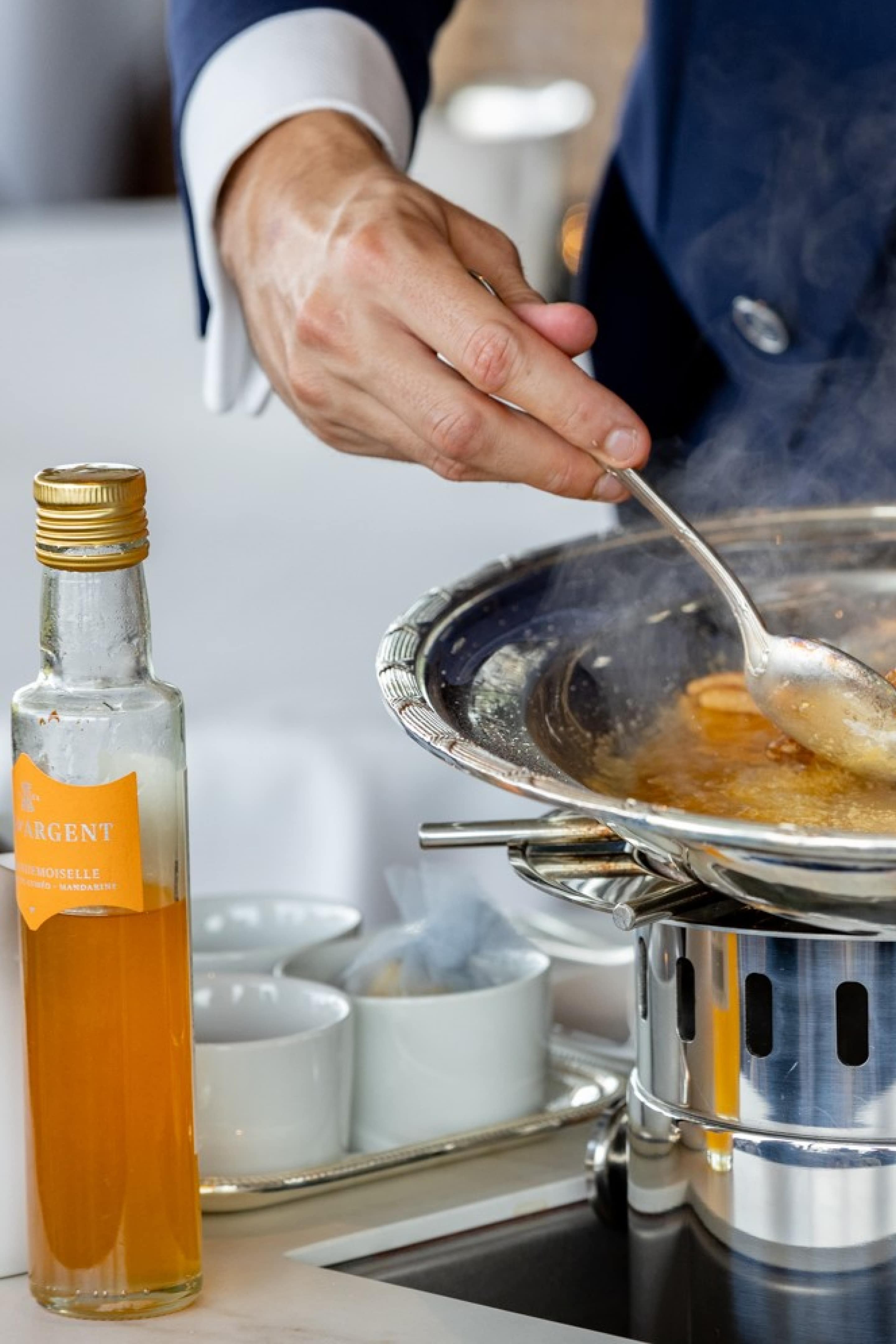 Les crêpes Mademoiselle flambées au guéridon